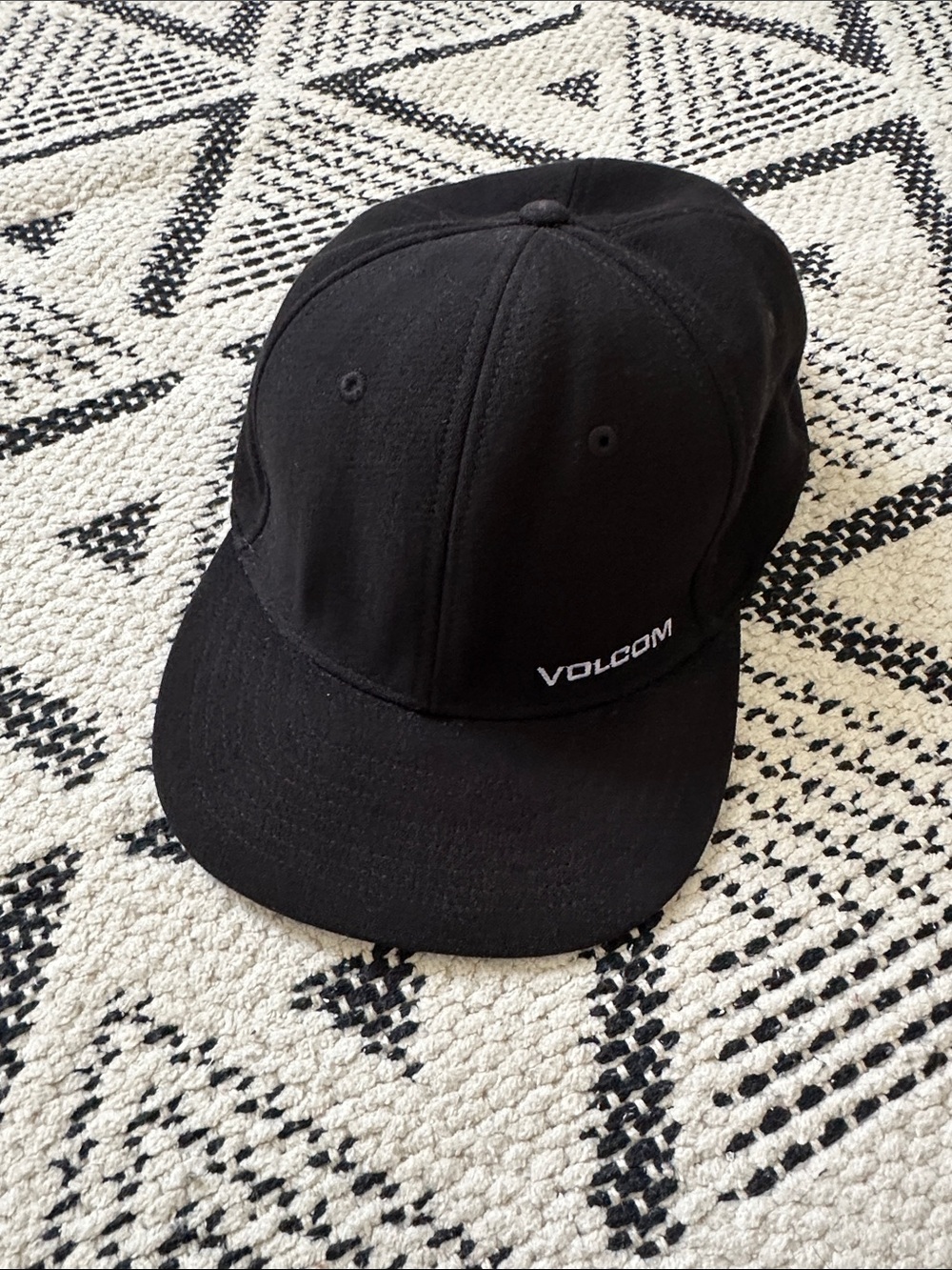 Volcom Men’s Black Cap with Embroidered Logo